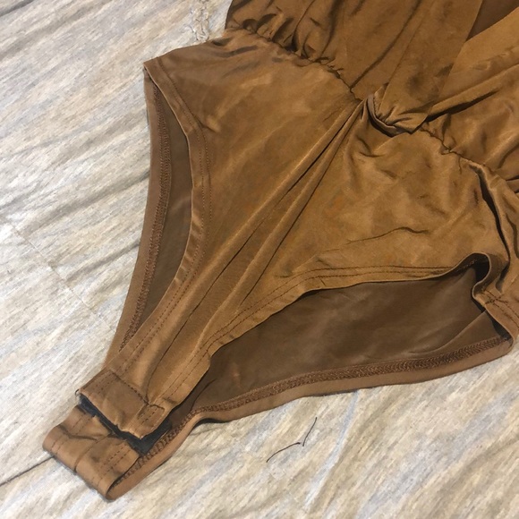 Brown silk going out blouse - Picture 4 of 5